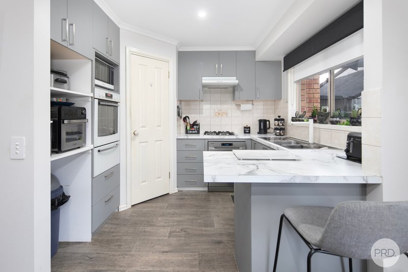 Photo - 8 Shari Drive, Delacombe VIC 3356 - Image 3
