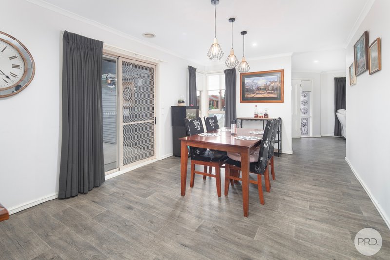 Photo - 8 Shari Drive, Delacombe VIC 3356 - Image 4