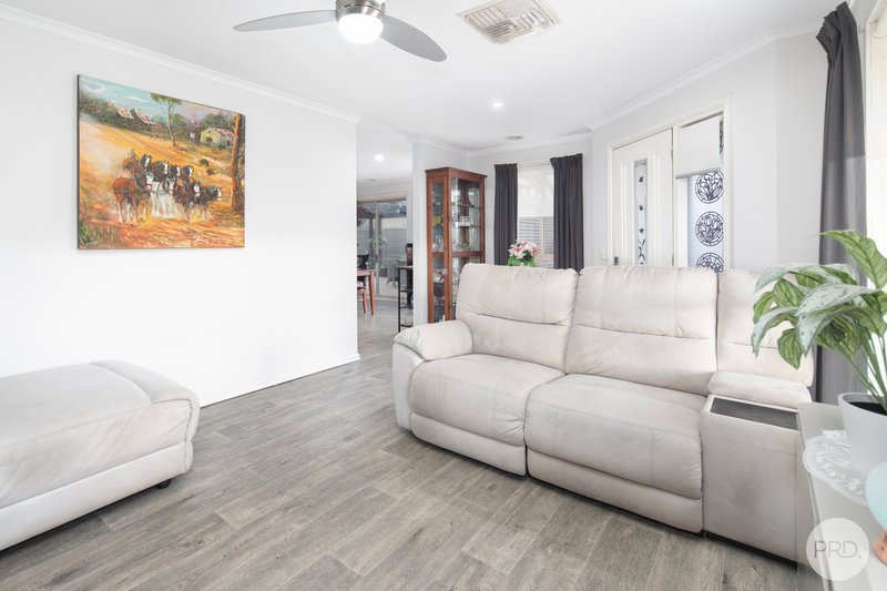 Photo - 8 Shari Drive, Delacombe VIC 3356 - Image 6