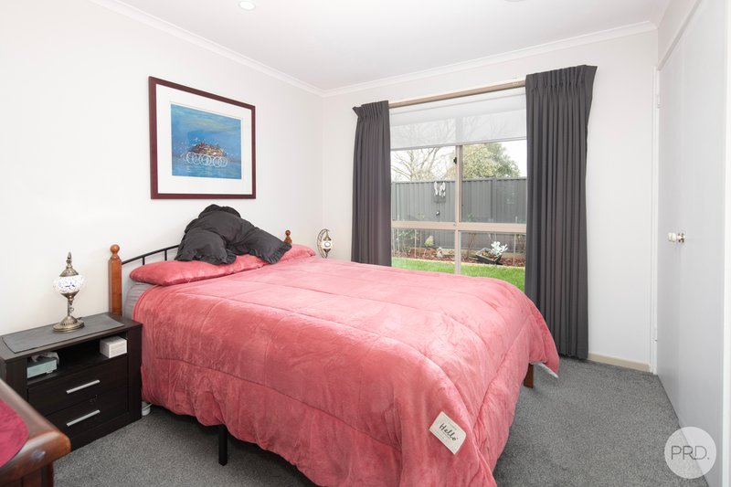 Photo - 8 Shari Drive, Delacombe VIC 3356 - Image 8