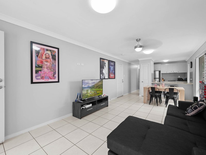 Photo - 8 Shearwater Terrace, Springfield Lakes QLD 4300 - Image 8