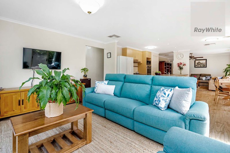 Photo - 8 Sheldon Court, Gladstone Park VIC 3043 - Image 10