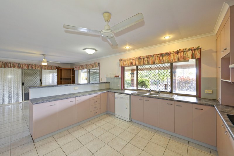 Photo - 8 Shetland Ct , Branyan QLD 4670 - Image 6