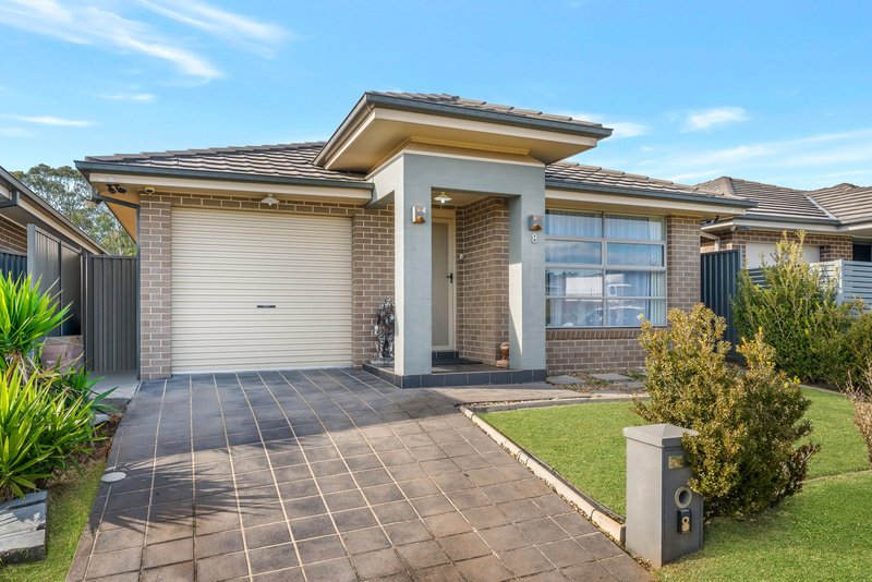 Photo - 8 Shortbridge Ave , Middleton Grange NSW 2171 - Image 2