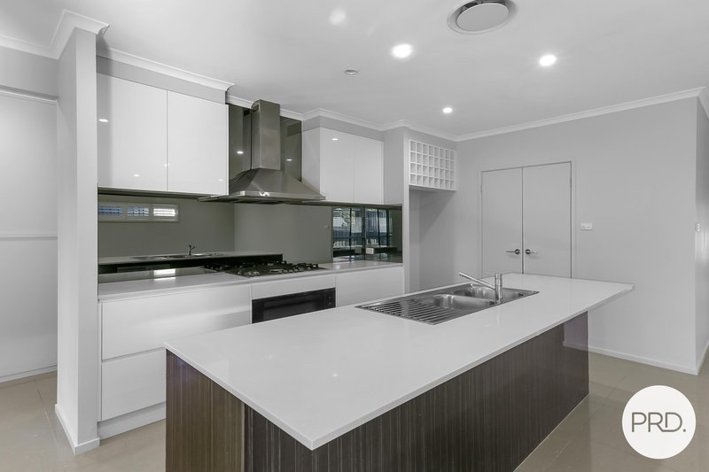 Photo - 8 Siltstone Avenue, Horsley NSW 2530 - Image 2