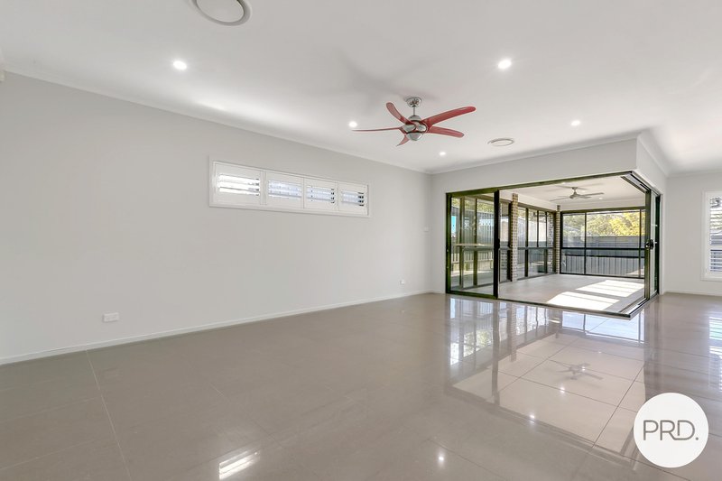 Photo - 8 Siltstone Avenue, Horsley NSW 2530 - Image 3