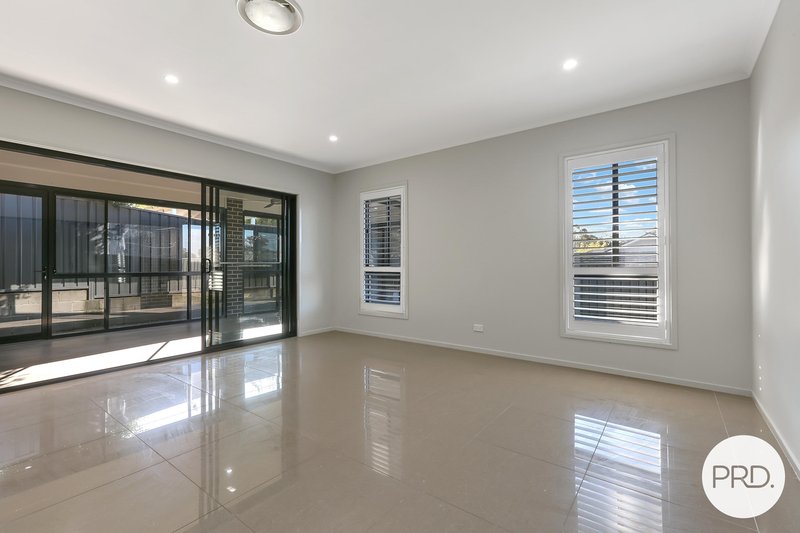 Photo - 8 Siltstone Avenue, Horsley NSW 2530 - Image 4
