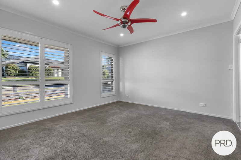 Photo - 8 Siltstone Avenue, Horsley NSW 2530 - Image 7