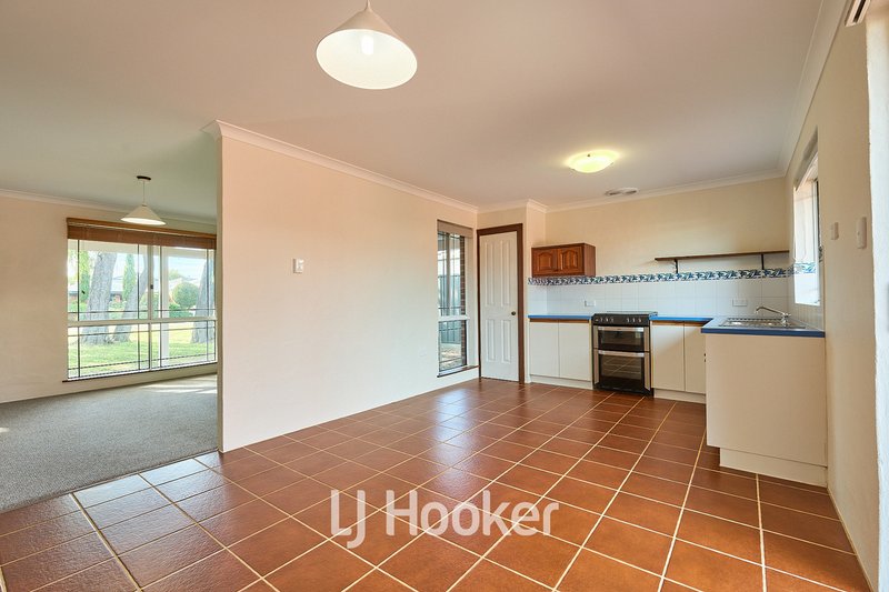 Photo - 8 Silver Gull Court, Geographe WA 6280 - Image 3
