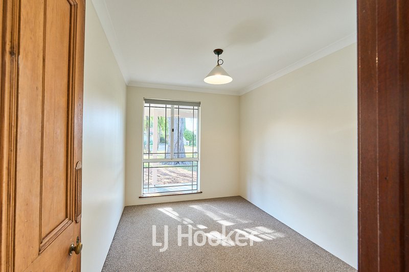 Photo - 8 Silver Gull Court, Geographe WA 6280 - Image 7