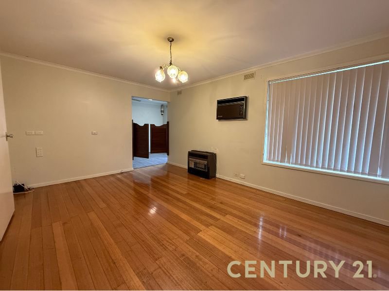 Photo - 8 Silverton Drive, Noble Park North VIC 3174 - Image 2