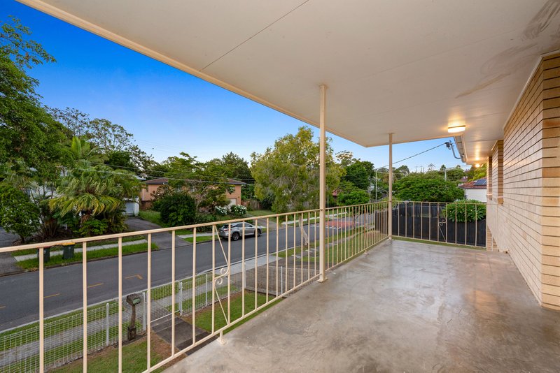 Photo - 8 Silvertop Street, Keperra QLD 4054 - Image 5