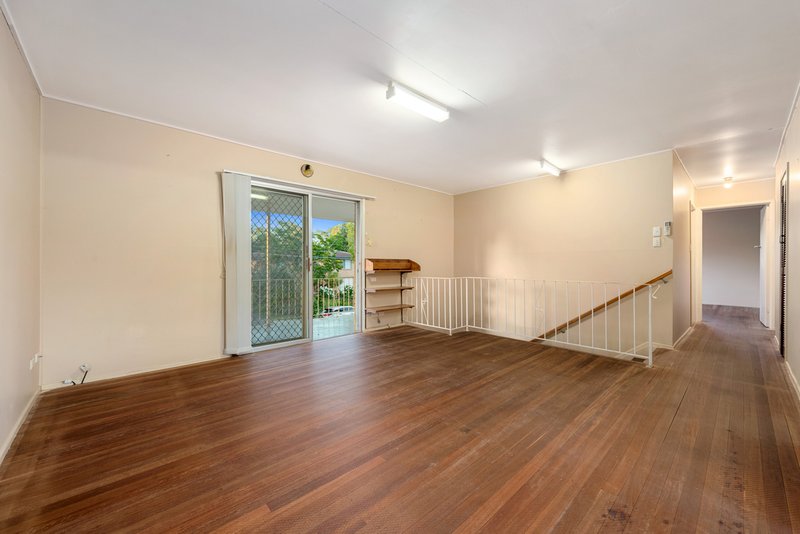 Photo - 8 Silvertop Street, Keperra QLD 4054 - Image 6