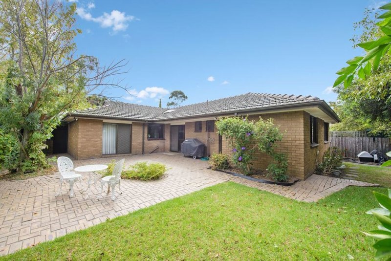 Photo - 8 Sim Street, Mount Waverley VIC 3149 - Image 2