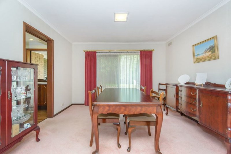 Photo - 8 Sim Street, Mount Waverley VIC 3149 - Image 6