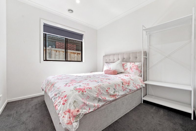 Photo - 8 Sincere Way, Clyde VIC 3978 - Image 12