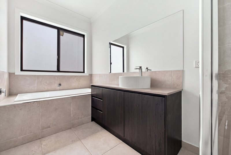 Photo - 8 Sincere Way, Clyde VIC 3978 - Image 13