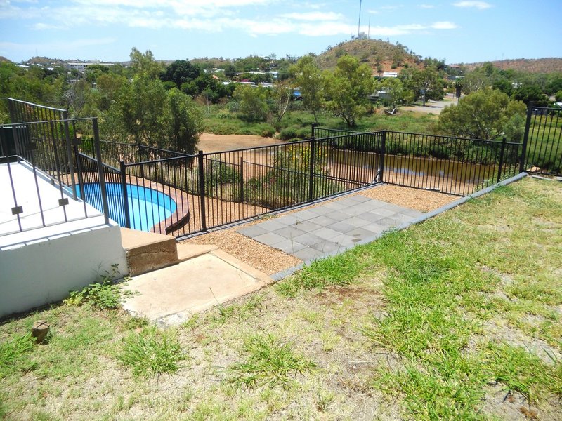 Photo - 8 Sixth Avenue, Mount Isa QLD 4825 - Image 10