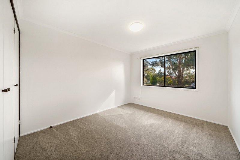 Photo - 8 Skertchly Place, Florey ACT 2615 - Image 7