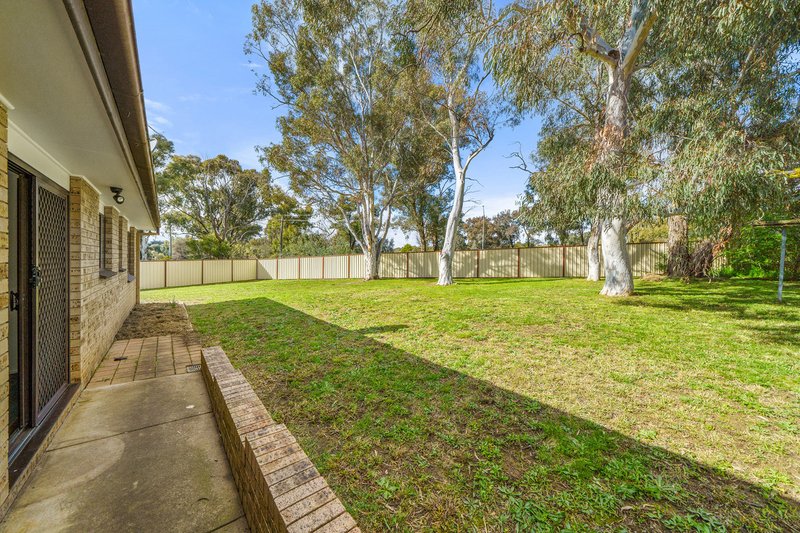Photo - 8 Skertchly Place, Florey ACT 2615 - Image 10