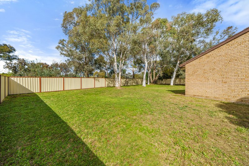 Photo - 8 Skertchly Place, Florey ACT 2615 - Image 12