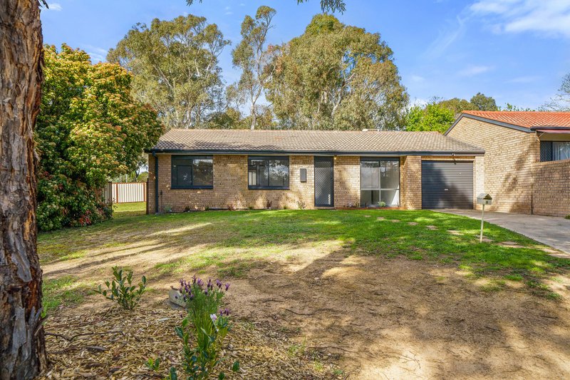 Photo - 8 Skertchly Place, Florey ACT 2615 - Image 13