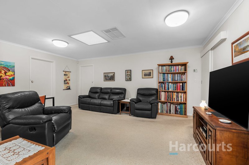 Photo - 8 Smithfield Square, Wantirna VIC 3152 - Image 6