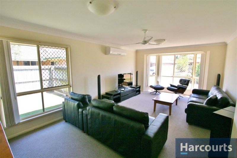 Photo - 8 Smout Crt , Sandstone Point QLD 4511 - Image 3