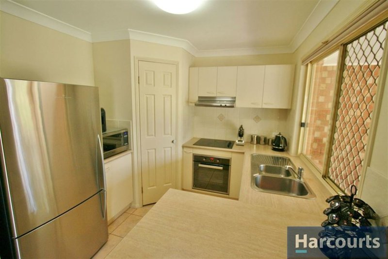 Photo - 8 Smout Crt , Sandstone Point QLD 4511 - Image 7