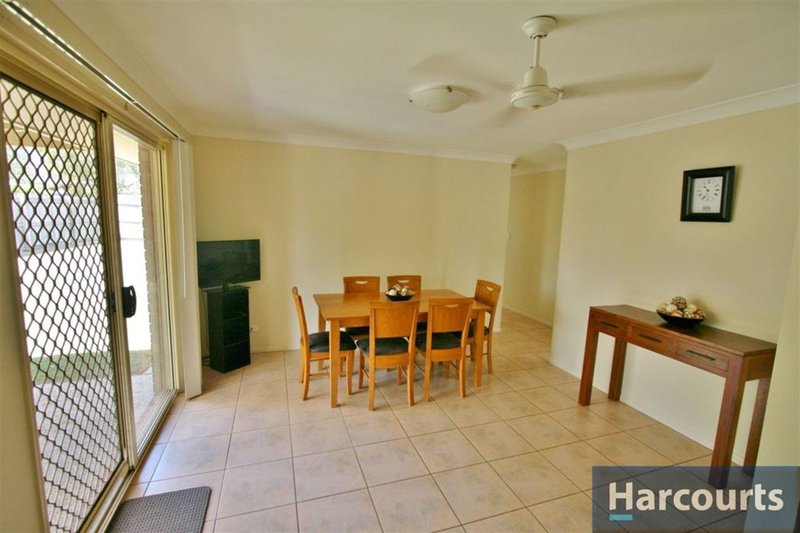 Photo - 8 Smout Crt , Sandstone Point QLD 4511 - Image 8