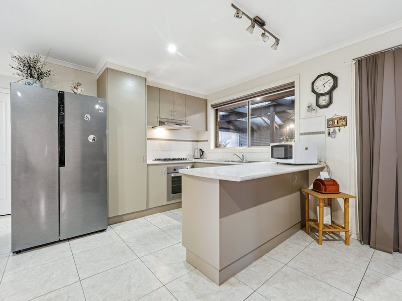 Photo - 8 Snow Gum Court, Pakenham VIC 3810 - Image 4