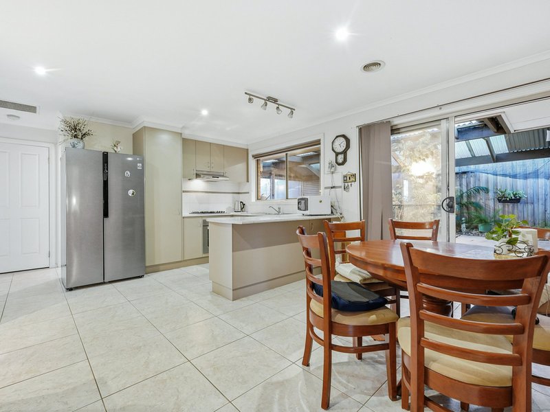 Photo - 8 Snow Gum Court, Pakenham VIC 3810 - Image 5