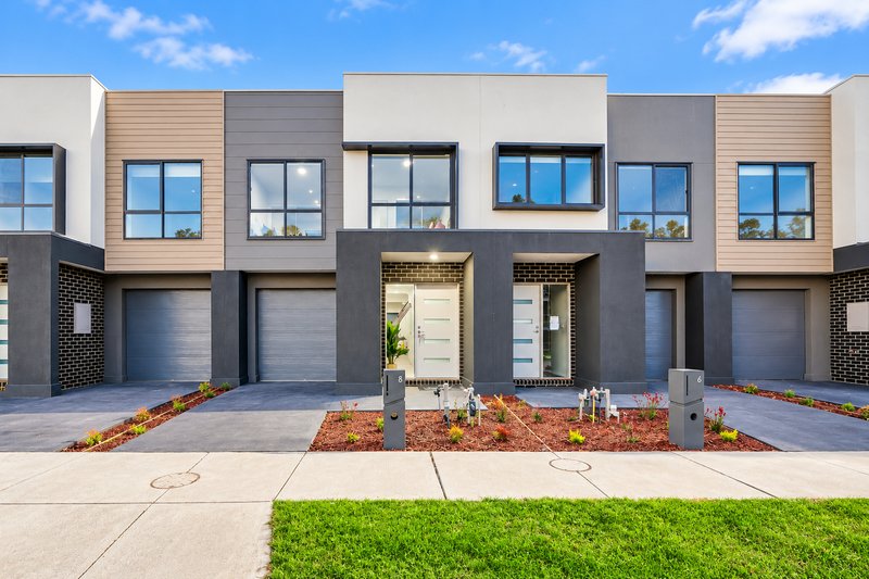 Photo - 8 Snowflake Crescent, South Morang VIC 3752 - Image 1