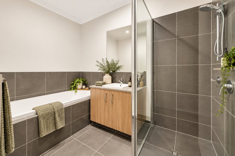Photo - 8 Snowflake Crescent, South Morang VIC 3752 - Image 8