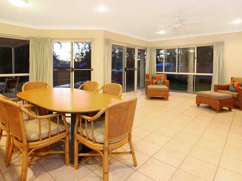 Photo - 8 Society Court, Pacific Pines QLD 4211 - Image 7