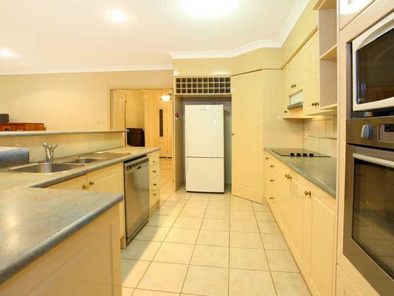 Photo - 8 Society Court, Pacific Pines QLD 4211 - Image 10