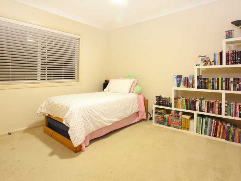 Photo - 8 Society Court, Pacific Pines QLD 4211 - Image 16