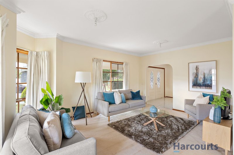 Photo - 8 Sokleng Close, Rowville VIC 3178 - Image 3