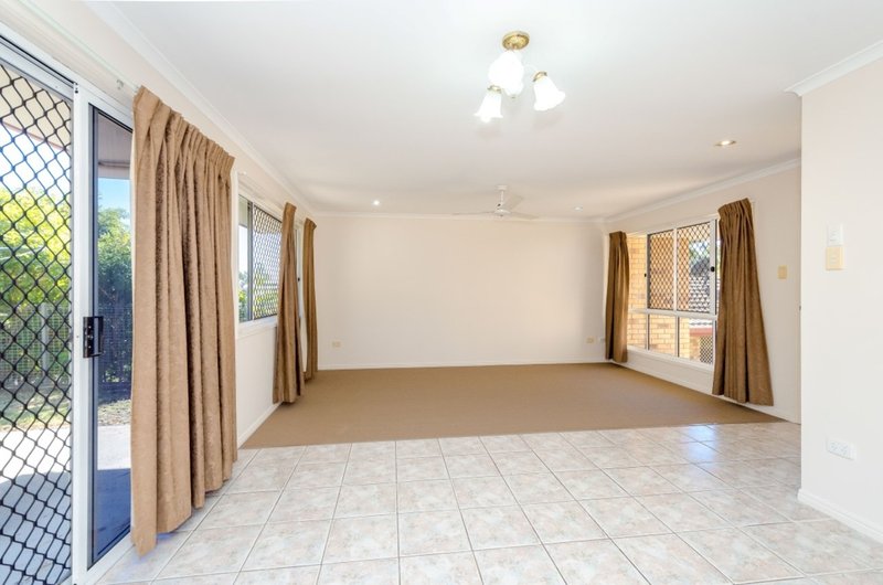 Photo - 8 Solonika Court, South Gladstone QLD 4680 - Image 3