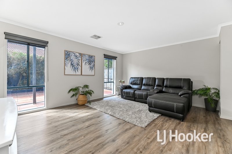 Photo - 8 Somerset Court, Narre Warren South VIC 3805 - Image 2