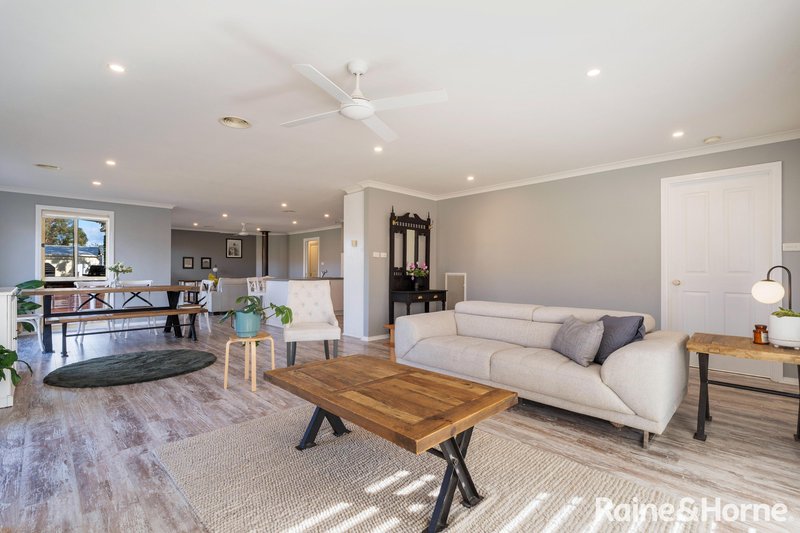 Photo - 8 Southbourne Road, Riddells Creek VIC 3431 - Image 11