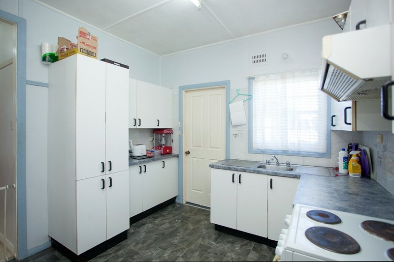 Photo - 8 Spence Street, Taree NSW 2430 - Image 2