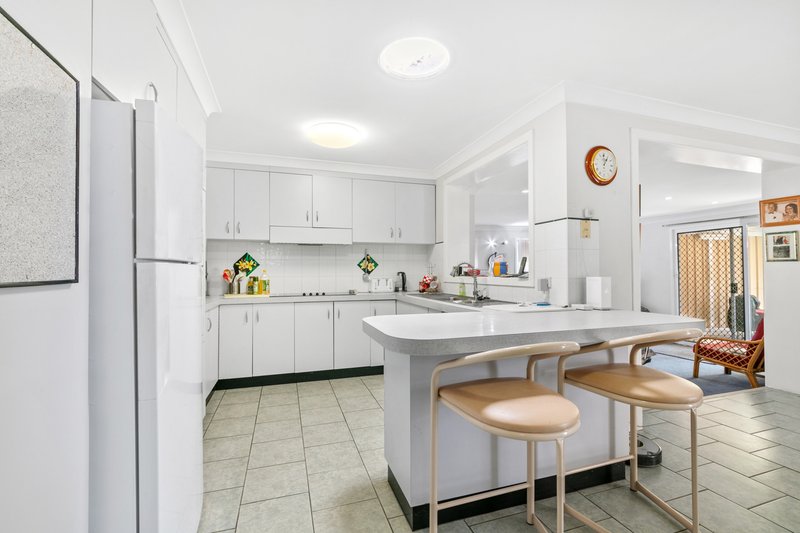 Photo - 8 Spencer Street, Mannering Park NSW 2259 - Image 2