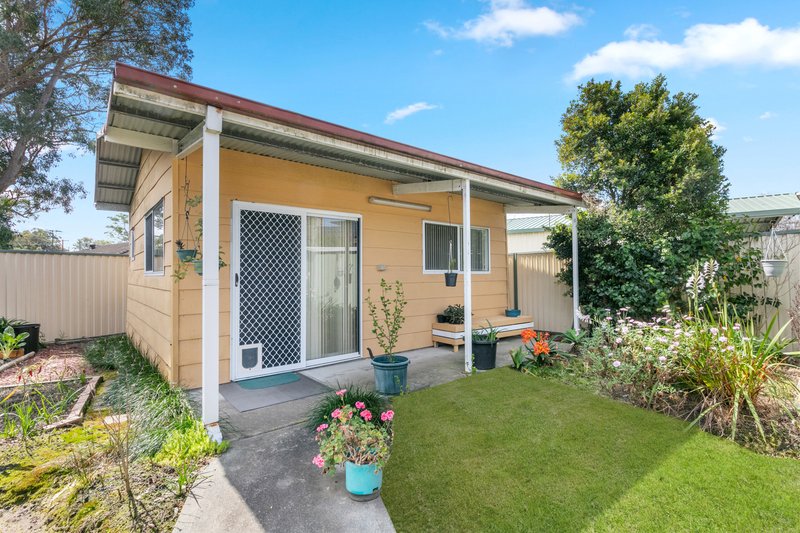 Photo - 8 Spencer Street, Mannering Park NSW 2259 - Image 3