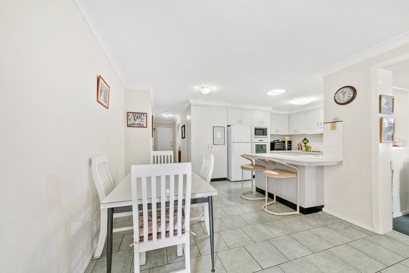 Photo - 8 Spencer Street, Mannering Park NSW 2259 - Image 4