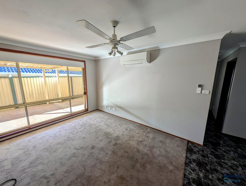 Photo - 8 Spinosa Place, Glenmore Park NSW 2745 - Image 4