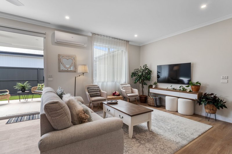 Photo - 8 Stables Circuit, Clyde VIC 3978 - Image 6