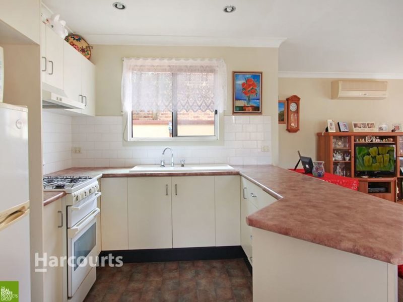 Photo - 8 Stanthorpe Drive, Kanahooka NSW 2530 - Image 3