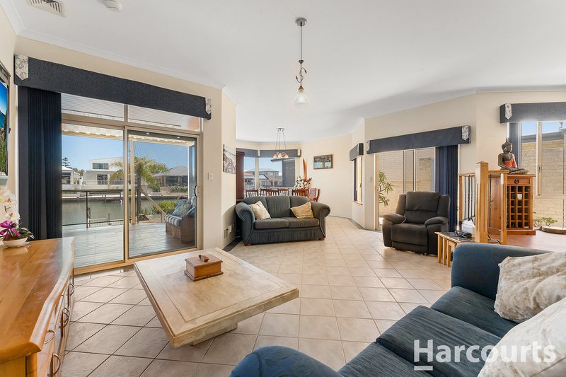 Photo - 8 Starfire Close, Halls Head WA 6210 - Image 6