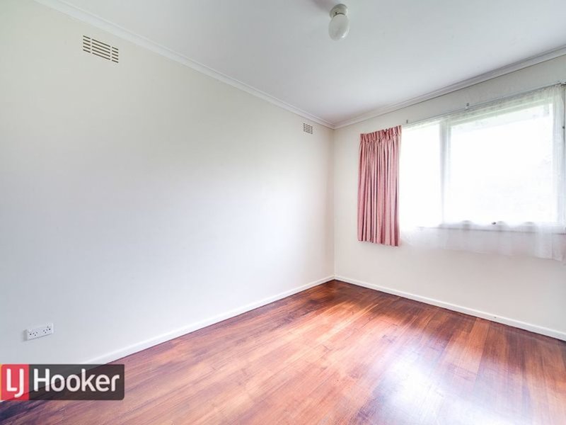 Photo - 8 Statesman Avenue, Burwood East VIC 3151 - Image 6